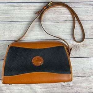 VTG Dooney & Bourke Classic Zip Top Crossbody
